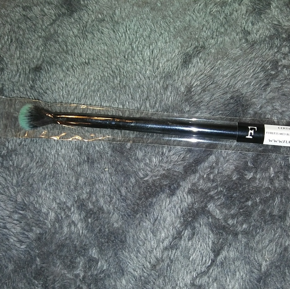 Brand New Furless M3 blending brush!